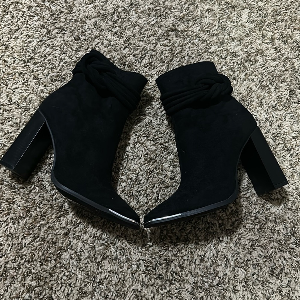 New Black booties